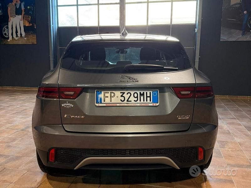 Begagnad Jaguar E-Pace 150 HK (110 kW) 2018 Grå SUV