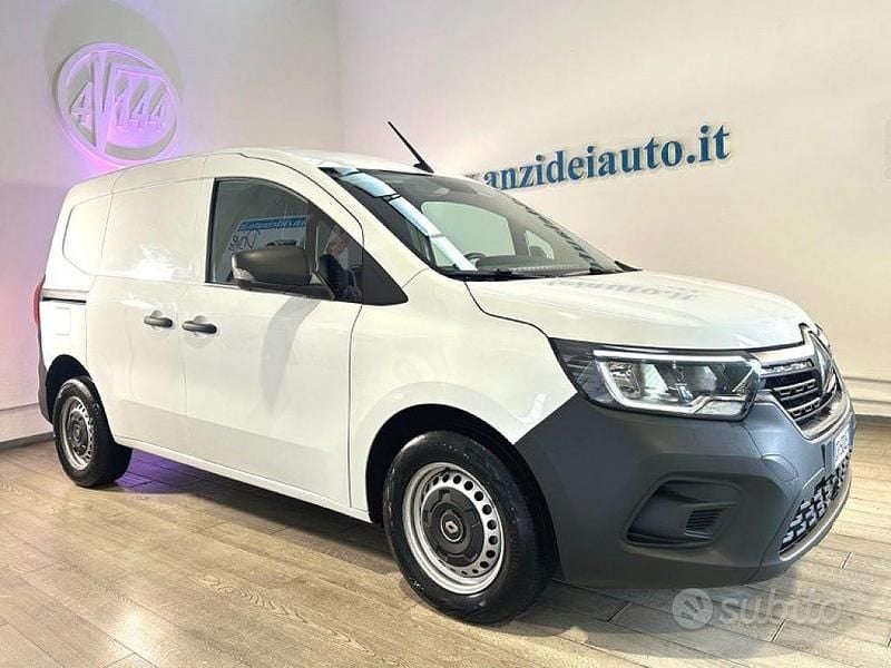 Usata Renault Kangoo 95 CV (69 kW) 2023 Bianco pastello