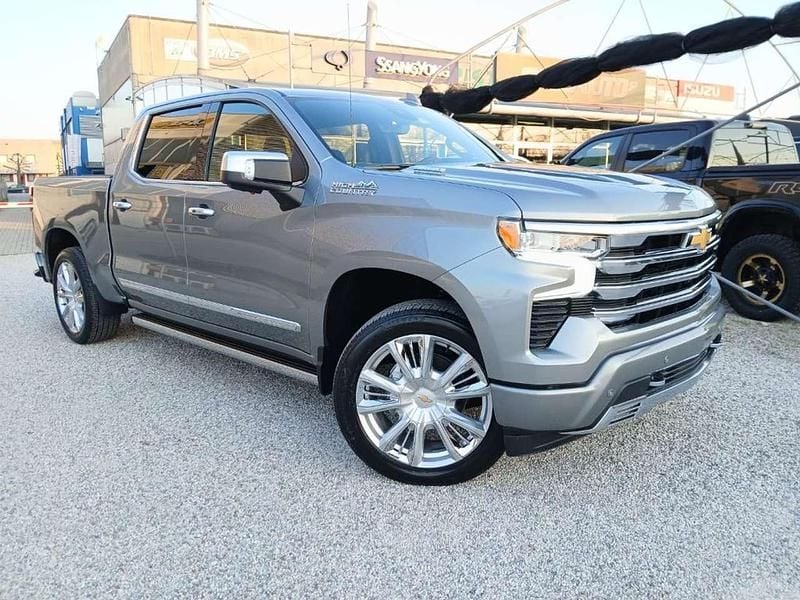 Nuova Chevrolet Silverado 309 CV (227 kW) 2026 Argento SUV