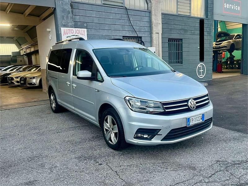 Usado VW Caddy Maxi 102 CV (75 kW) 2018 Gris Monovolumen