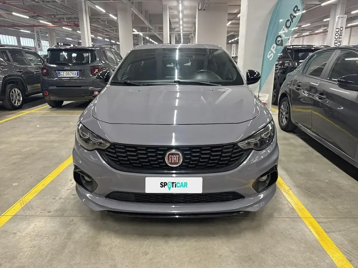 Usata Fiat Tipo Sport 120 CV (88 kW) 2020 Grigio Berlina