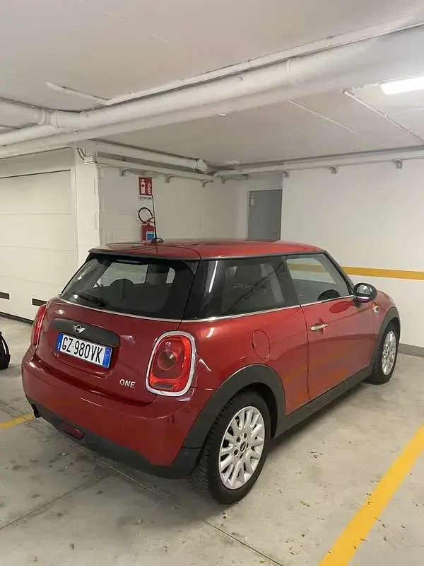 Usata Mini ONE 75 CV (55 kW) 2016 Rosso Utilitaria