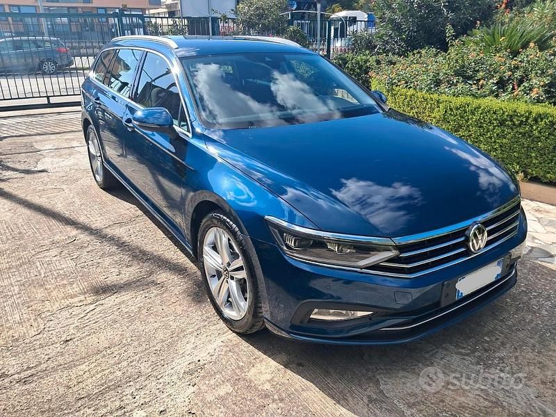 Blu/azzurro Usata 2019 VW Passat Business Station wagon | 11.000 € (Ottimo prezzo) - Immagine 1/4
