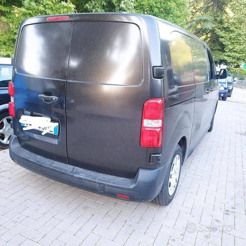 Usata Opel Vivaro 102 CV (75 kW) 2020 Nero Monovolume