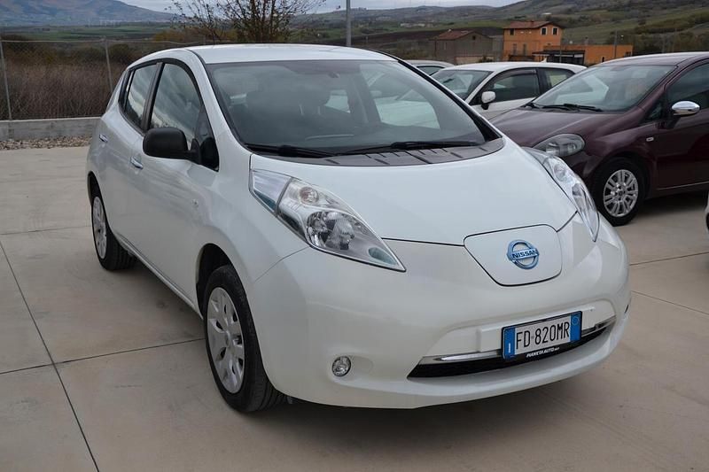 Usata Nissan Leaf Visia 80 kW (109 CV) 2016 Bianco Utilitaria