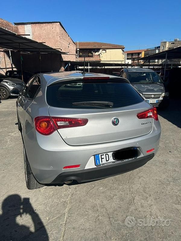 Usata Alfa Romeo Giulietta Super 120 CV (88 kW) 2016 Grigio Utilitaria