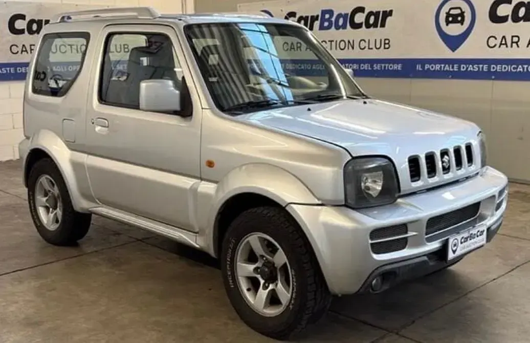 Usata Suzuki Jimny 85 CV (62 kW) 2006 Argento SUV