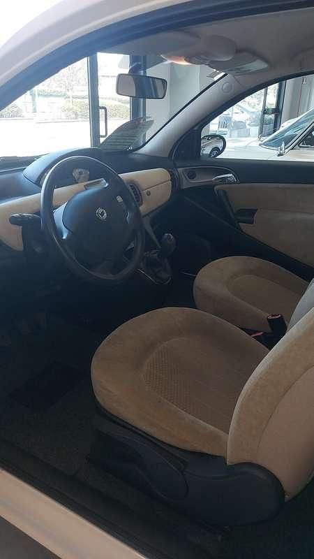 Usata Lancia Ypsilon 69 CV (50 kW) 2004 Beige Utilitaria