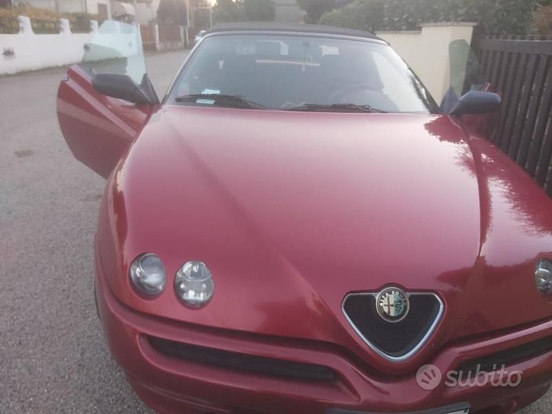 Usata Alfa Romeo Spider 1998 Rosso Cabrio