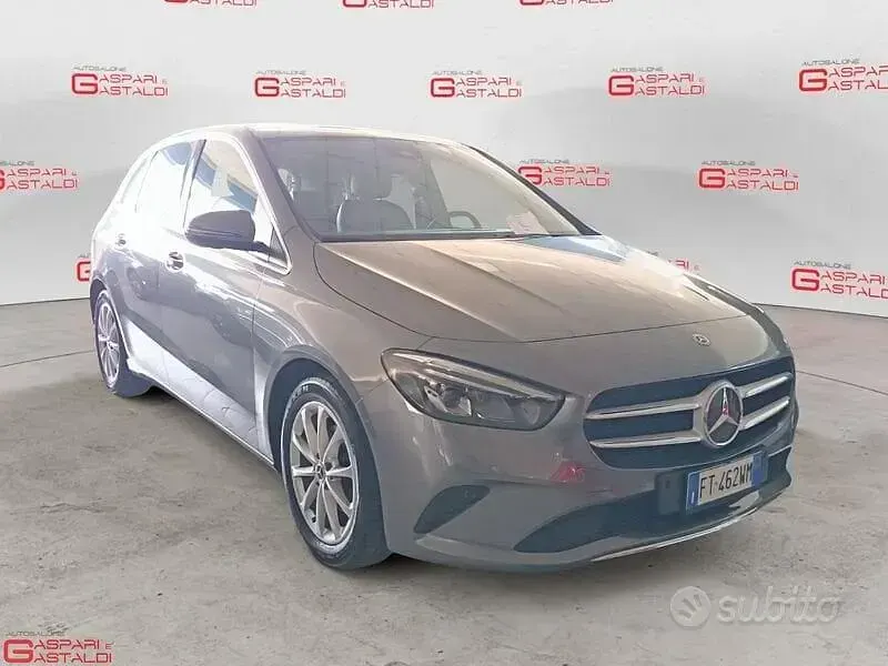 Usata Mercedes B180 116 CV (85 kW) 2019 Grigio Monovolume