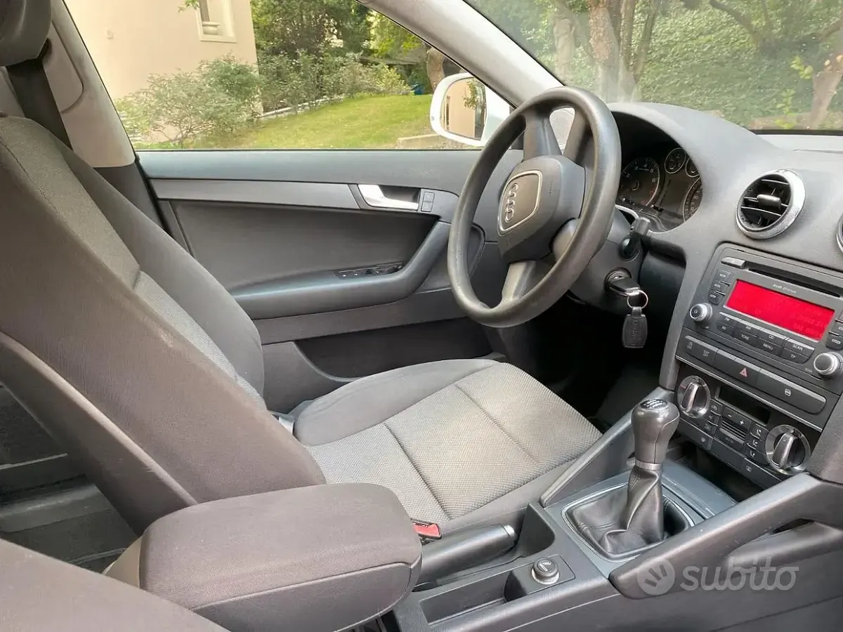 Usata Audi A3 Sportback 125 CV (91 kW) 2009 Bianco Utilitaria