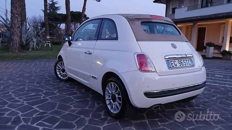 Usata Fiat 500C Lounge 69 CV (50 kW) 2011 Bianco Cabrio
