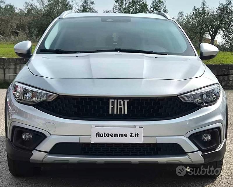 Usata Fiat Tipo Cross 95 CV (69 kW) 2023 Grigio Berlina