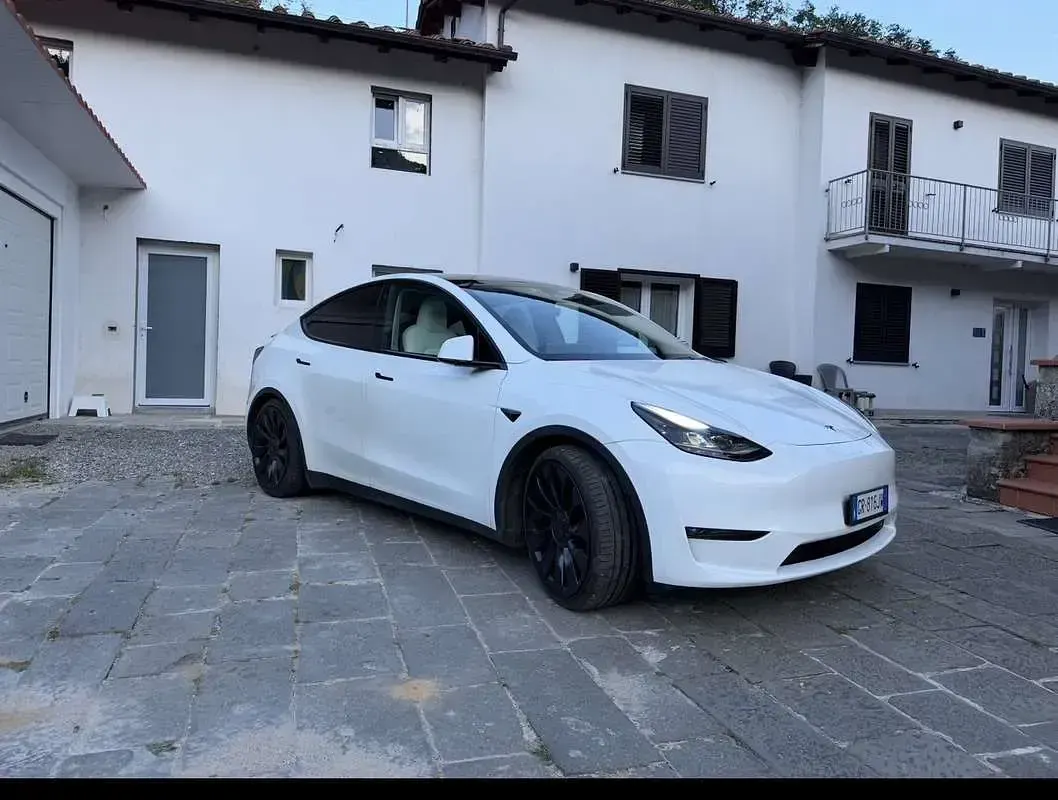 Usata Tesla Model Y Performance 155 kW (211 CV) 2023 SUV