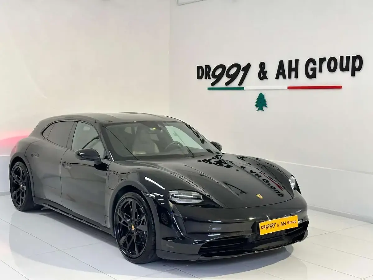 Usata Porsche Taycan Performance Package 139 kW (190 CV) 2022 Nero Berlina