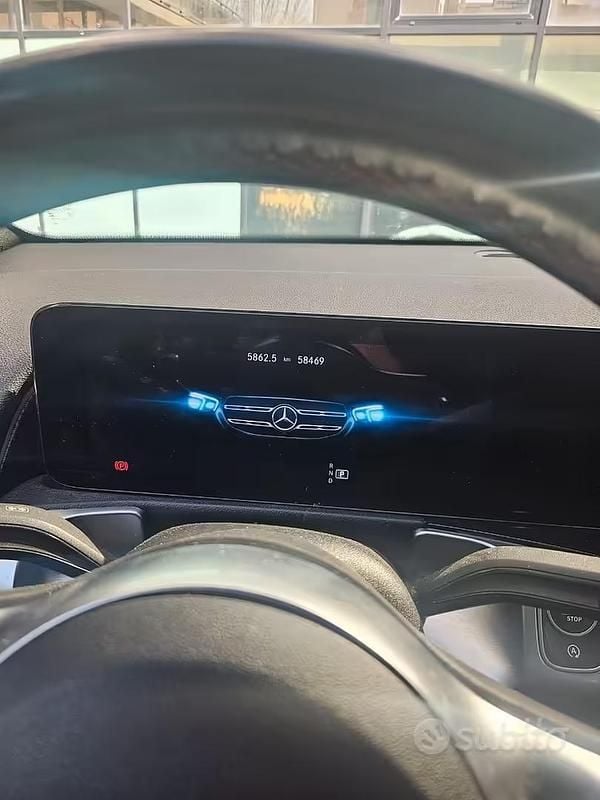 Usata Mercedes GLB200 2023 Blu SUV