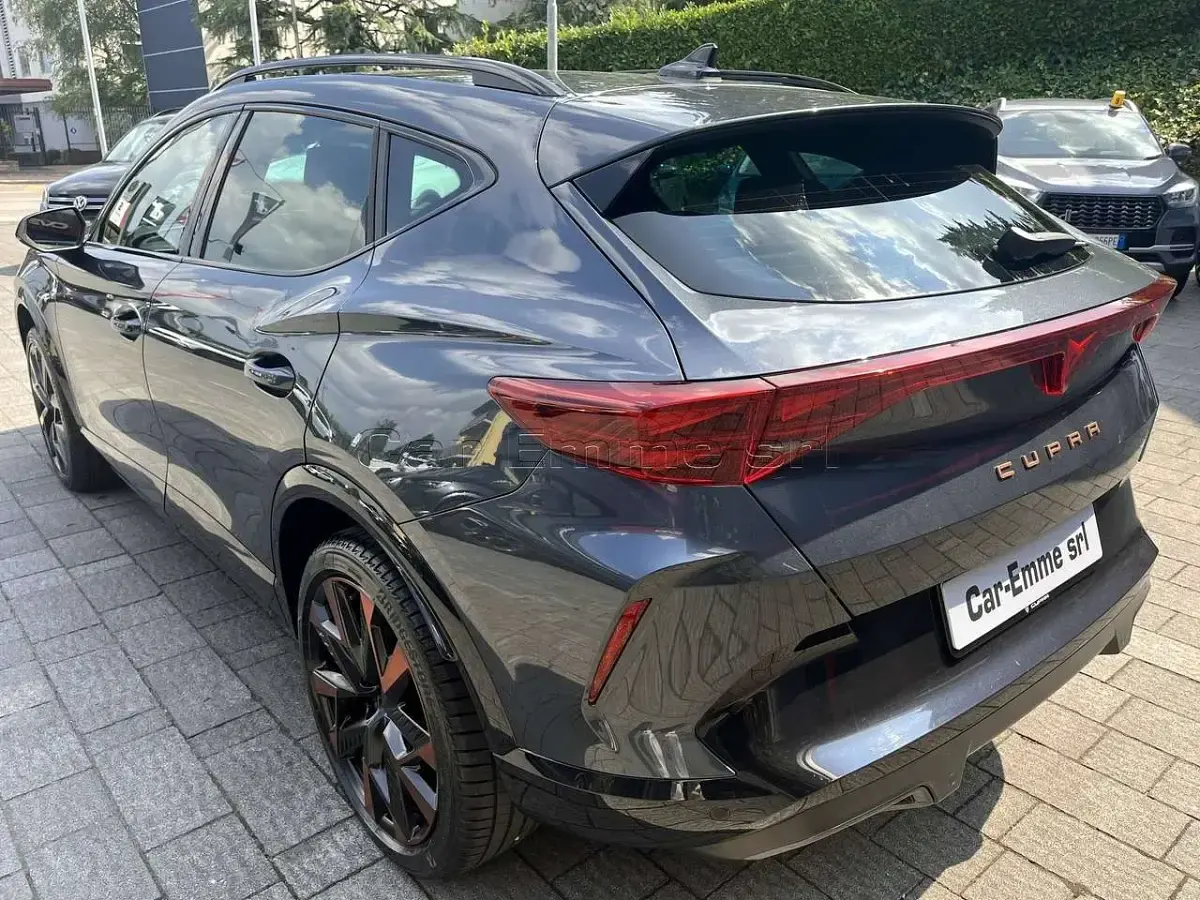 Usata Cupra Formentor 150 CV (110 kW) 2025 Grigio magnetico SUV