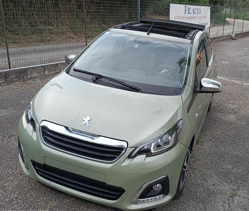 Verde Usata 2021 Peugeot 108 Style Due volumi | 11.900 € (Cara) - Immagine 1/4