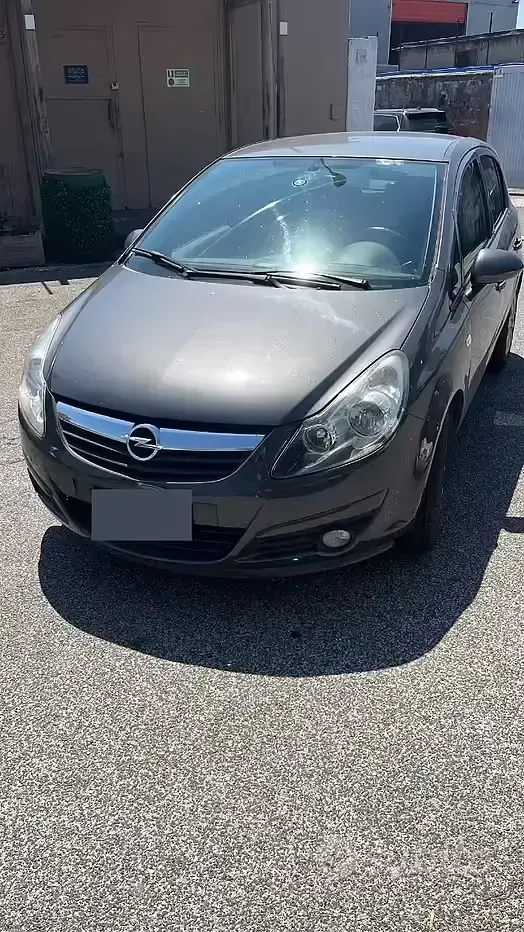 Usata Opel Corsa 85 CV (62 kW) 2010 Grigio Utilitaria