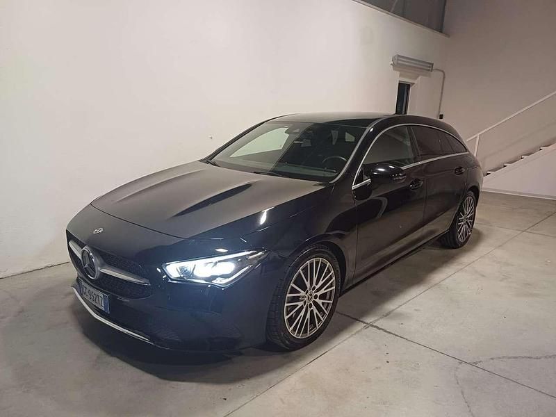 Usata Mercedes CLA200 150 CV (110 kW) 2021 Nero Station wagon