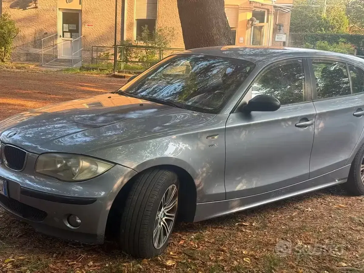 Usata BMW 118 122 CV (89 kW) 2005 Grigio Utilitaria