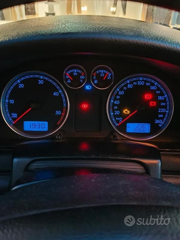 Usata VW Passat 130 CV (95 kW) 2004 Grigio Berlina