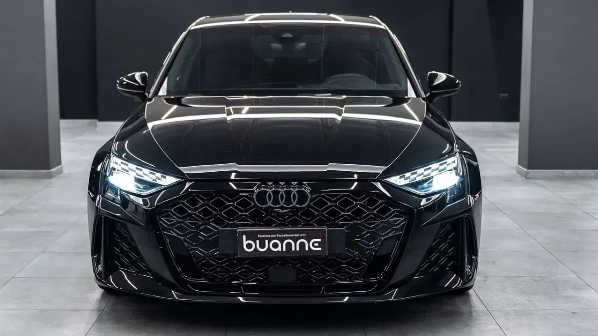 Usata Audi RS3 Sportback Ambiente 400 CV (294 kW) 2025 Nero Utilitaria