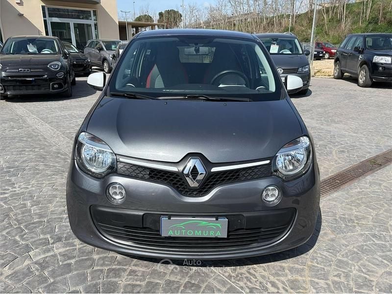 Usata Renault Twingo LIMITED 90 CV (66 kW) 2018 Gray Utilitaria