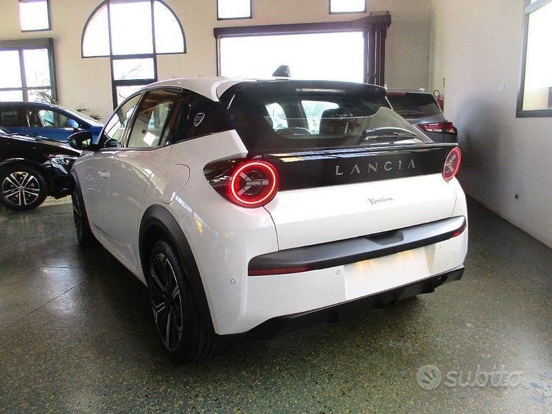 Nuova Lancia Ypsilon 101 CV (74 kW) 2025 Bianco Utilitaria