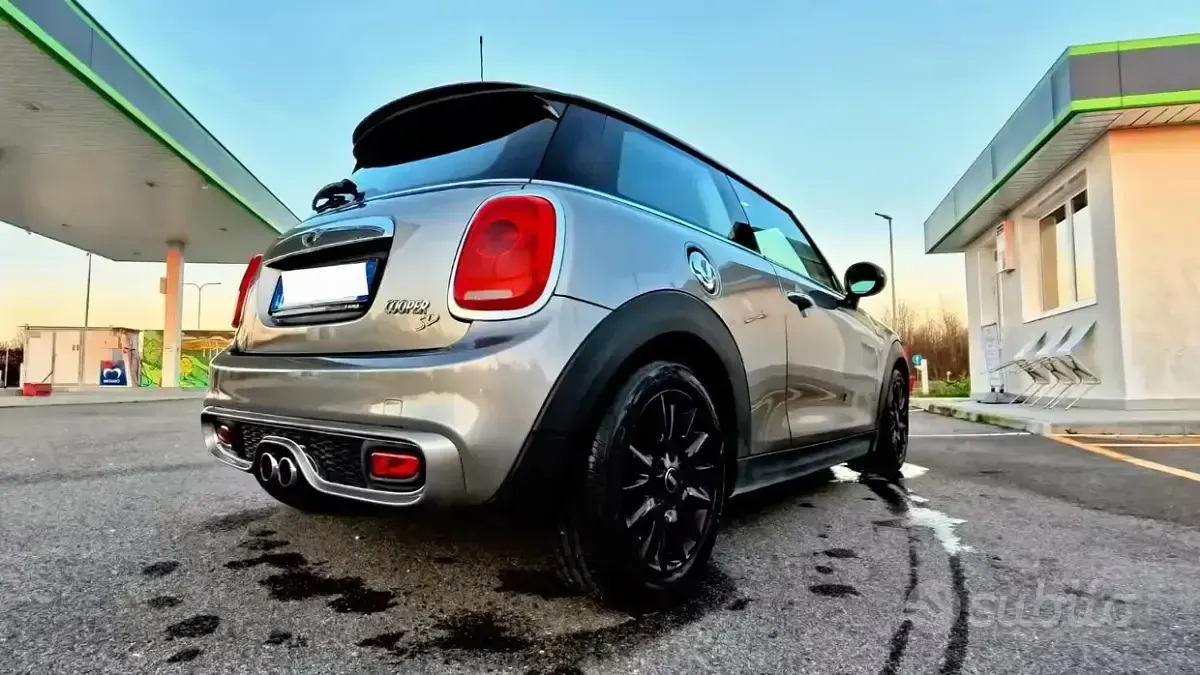 Usata Mini Cooper S 170 CV (125 kW) 2017 Grigio Utilitaria