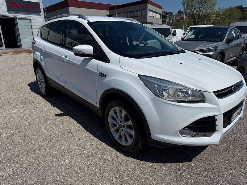 Usata Ford Kuga Titanium 120 CV (88 kW) 2016 Bianco SUV