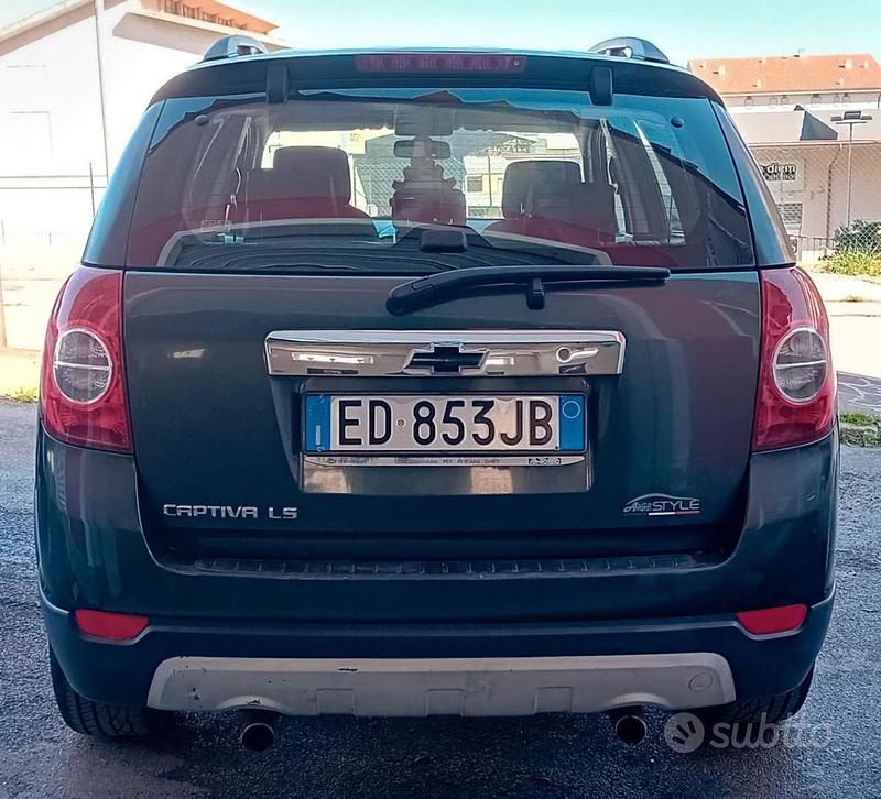 Usata Chevrolet Captiva LTZ 150 CV (110 kW) 2010 Verde SUV