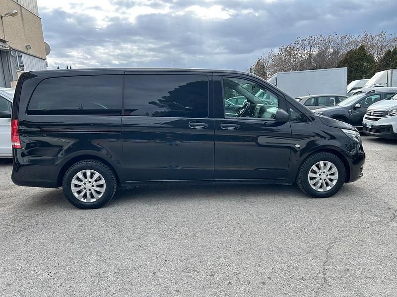Usata Mercedes Vito 136 CV (100 kW) 2017 Nero Furgone