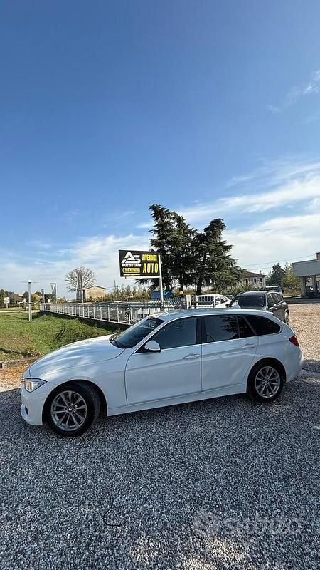 Käytetty BMW 320 Efficient Dynamics 184 HP (135 kW) 2014 Valkoinen Sedan