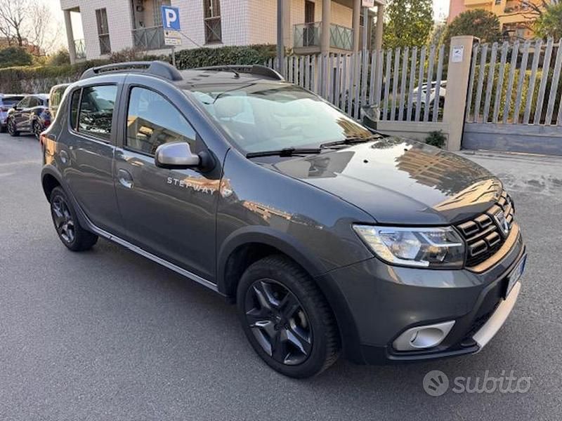 Usata Dacia Sandero 2017 Grigio Berlina