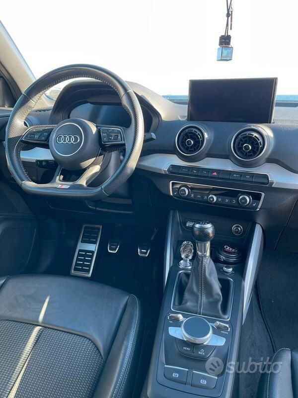 Usata Audi Q2 S-Line 116 CV (85 kW) 2018 Grigio SUV