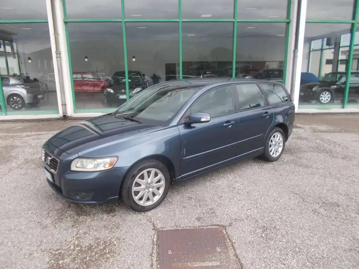 Usata Volvo V50 Kinetic 136 CV (100 kW) 2008 Blu/azzurro Station wagon