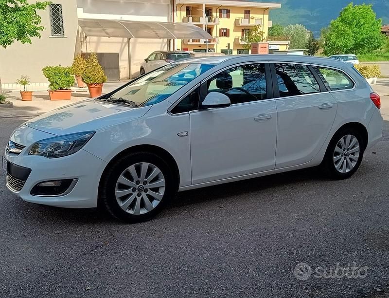 Usata Opel Astra Cosmo 2016 Bianco Station wagon