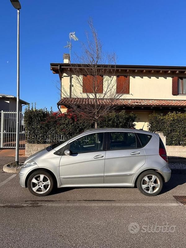 Usata Mercedes A200 140 CV (102 kW) 2007 Grigio Berlina