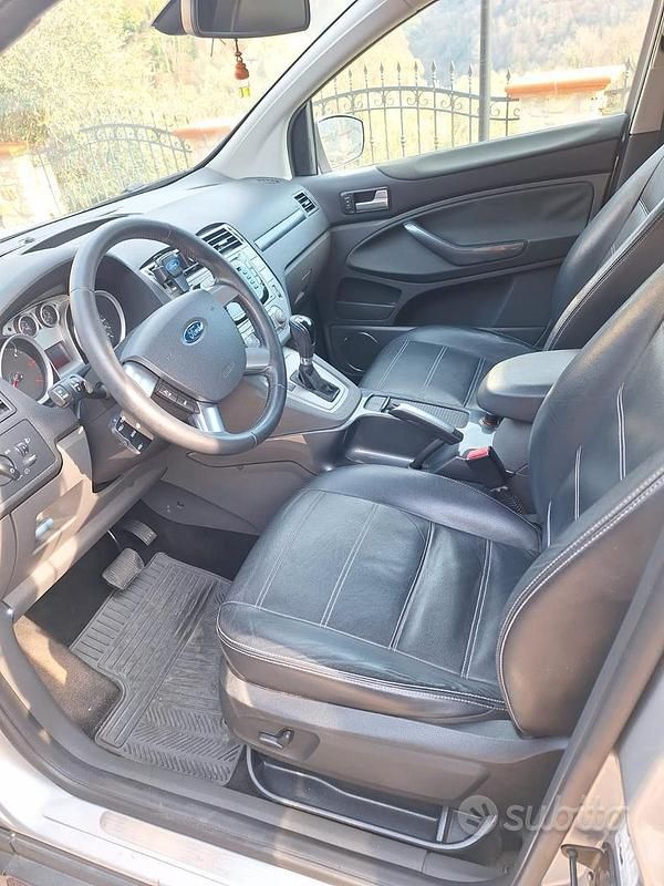 Usata Ford Kuga 163 CV (119 kW) 2012 Grigio SUV