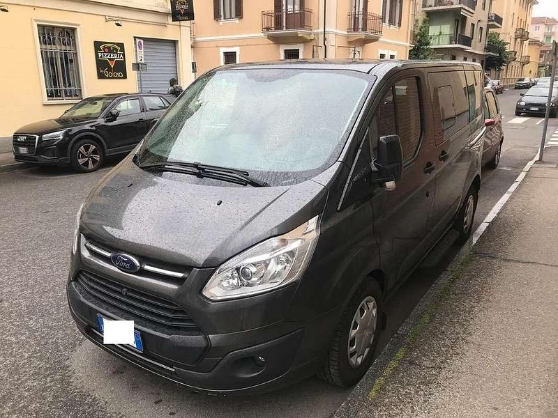 Usata Ford Tourneo Custom 131 CV (96 kW) 2018 Grigio Furgone