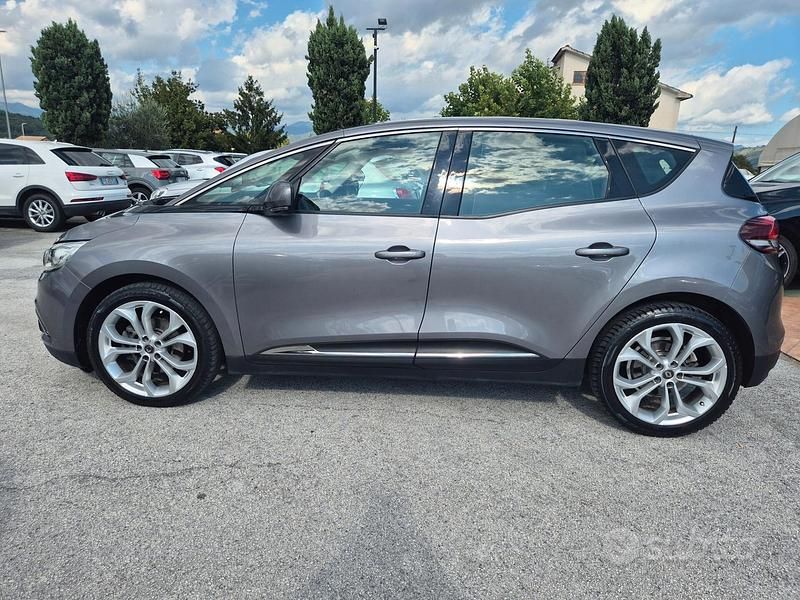 Usata Renault Scénic IV Intens 150 CV (110 kW) 2019 Grigio Monovolume