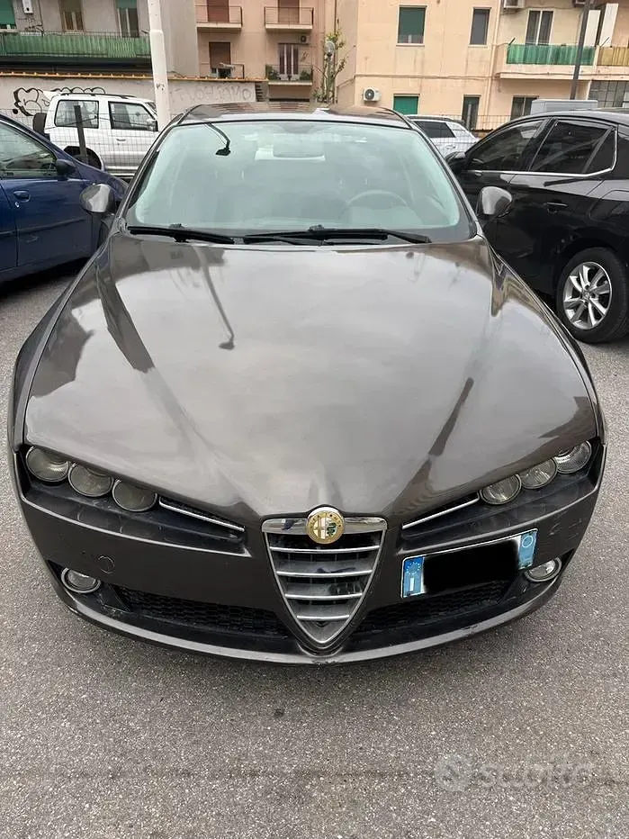 Usata Alfa Romeo 159 150 CV (110 kW) 2008 Marrone Berlina