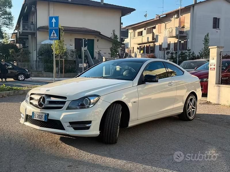 Usata Mercedes C220 Avantgarde 170 CV (125 kW) 2012 Bianco Berlina