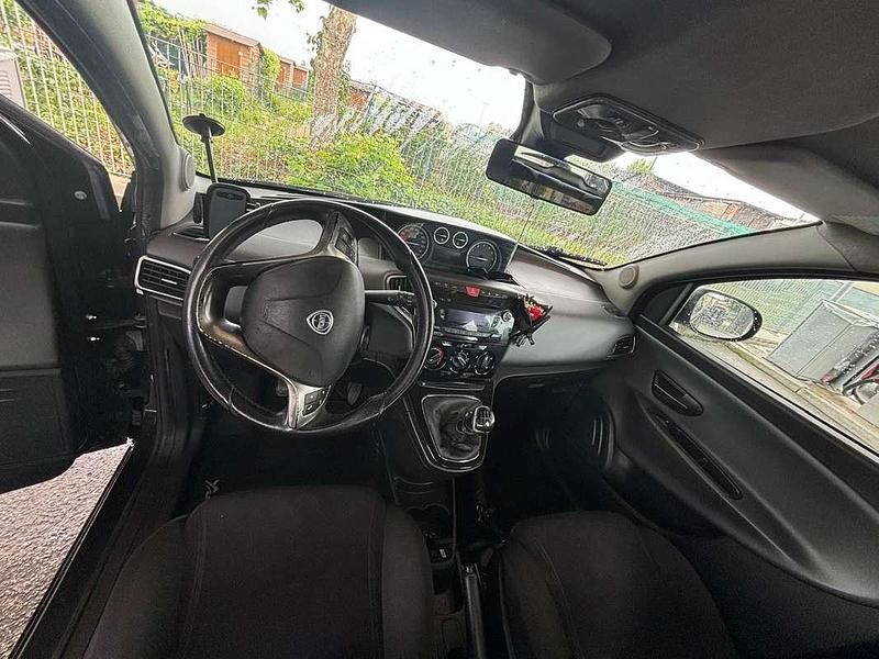 Usata Lancia Ypsilon Gold 69 CV (50 kW) 2013 Nero Utilitaria