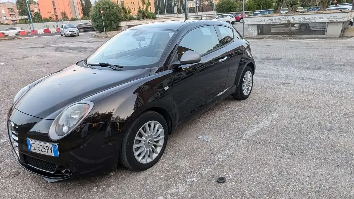 Usata Alfa Romeo MiTo Distinctive 85 CV (62 kW) 2015 Nero Utilitaria