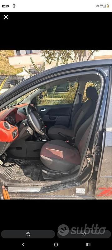Usata Ford Fiesta 68 CV (50 kW) 2006 Nero Utilitaria