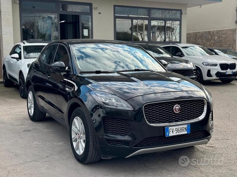 Begagnad Jaguar E-Pace R-Dynamic 150 HK (110 kW) 2019 Svart SUV