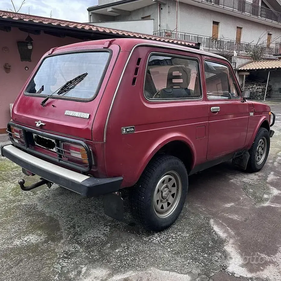 Usata Lada niva 75 CV (55 kW) 1992 Rosso SUV