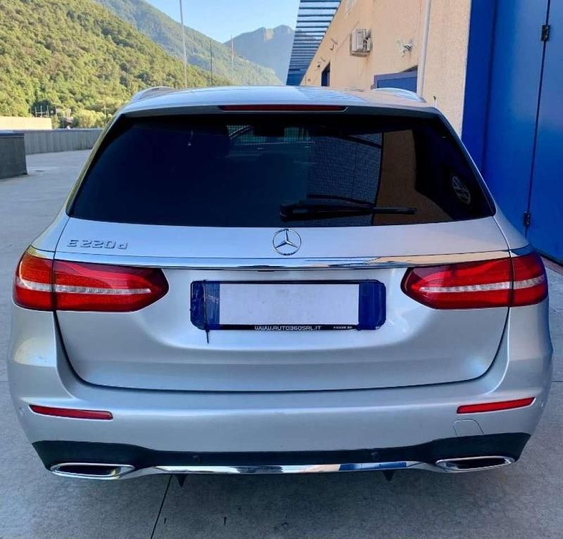 Usata Mercedes E220 Premium Plus 194 CV (142 kW) 2017 Argento metallizzato Station wagon